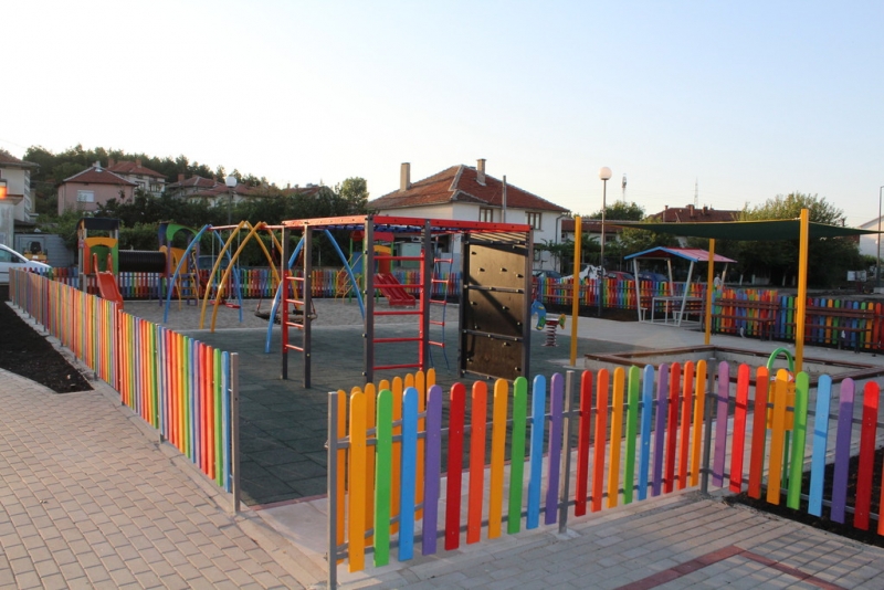 Открита детска и спортна площадка - Снимка 9