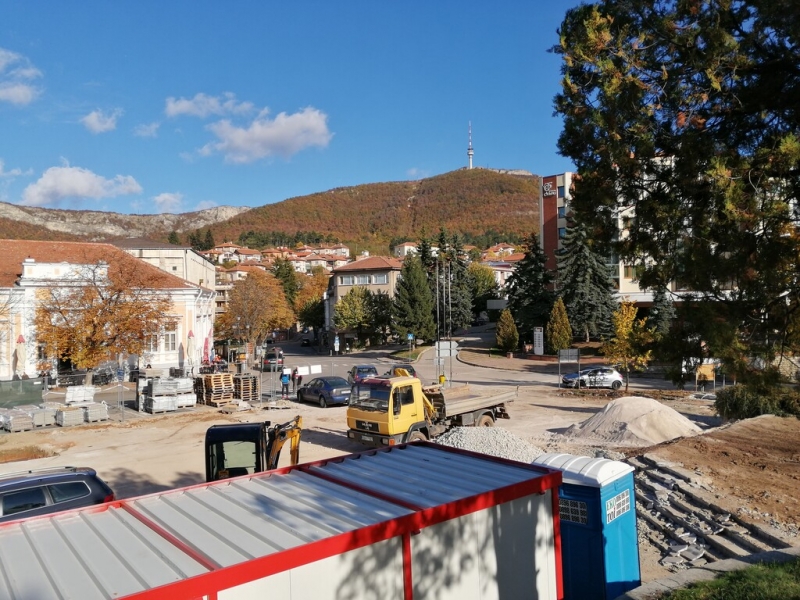 Обновяване на площад "Възраждане" - Снимка 9