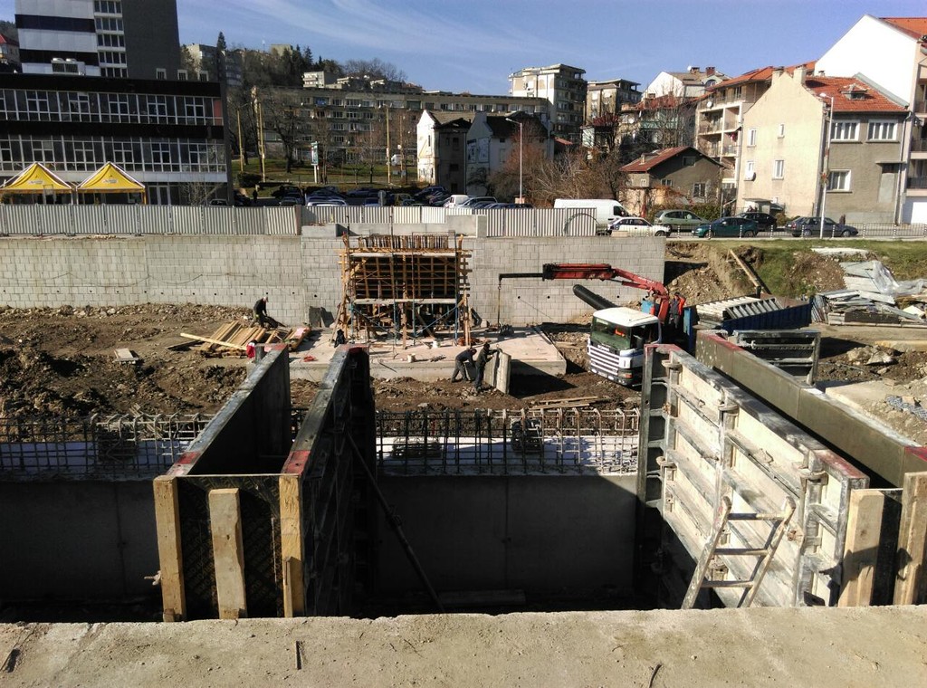 Изграждане на пешеходен мост над река Янтра - Снимка 14