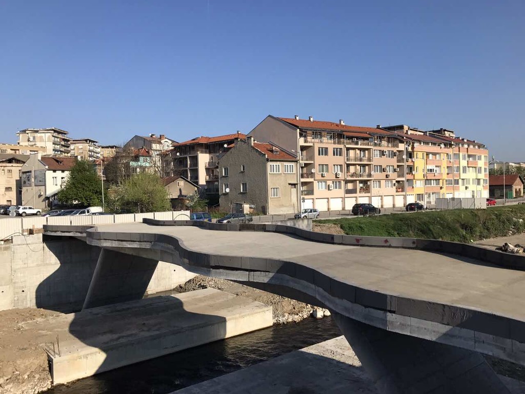 Изграждане на пешеходен мост над река Янтра - Снимка 8