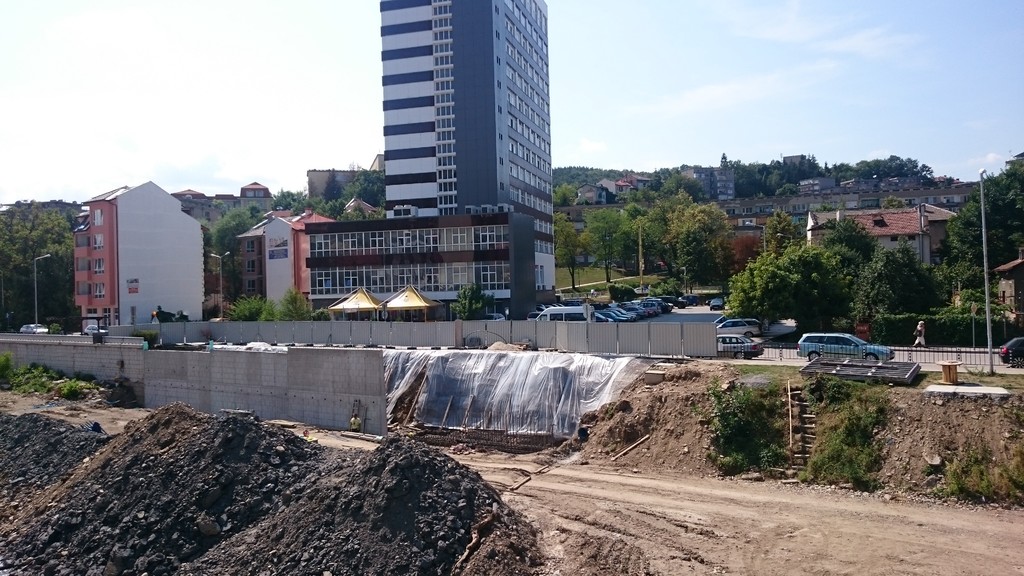 Изграждане на пешеходен мост над река Янтра - Снимка 17