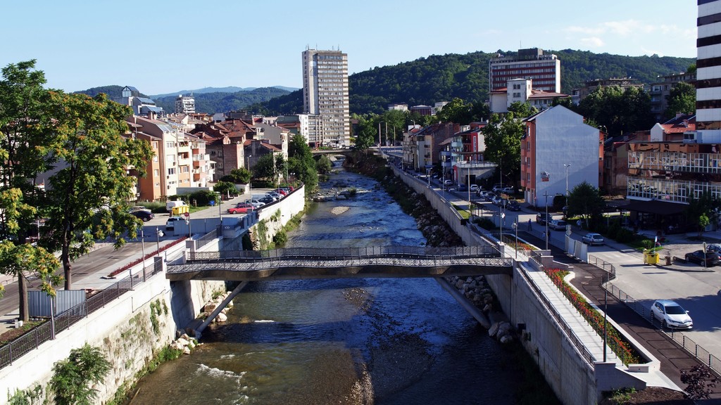 Изграждане на пешеходен мост над река Янтра - Снимка 2