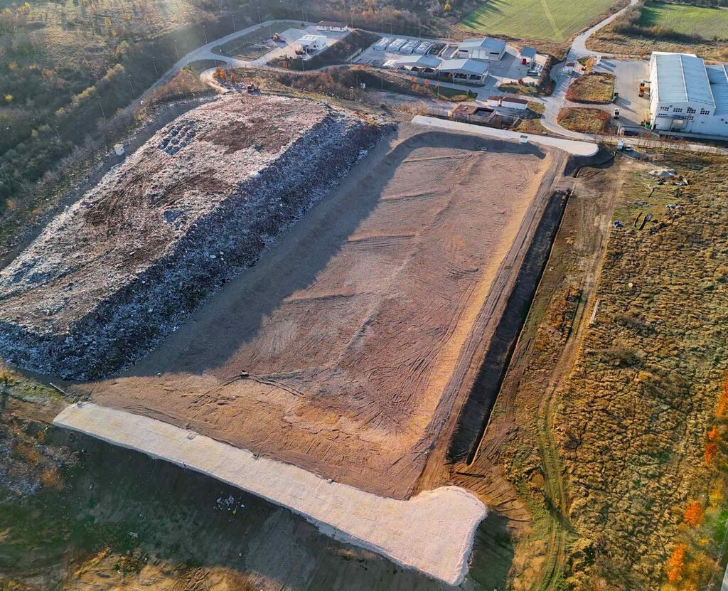 Изграждане на клетка 2 на депо за битови отпадъци