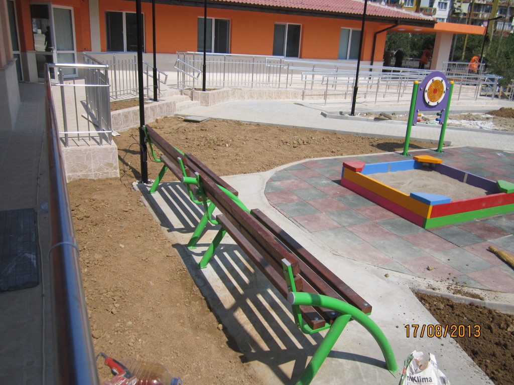 Изграждане на център за настаняване от семеен тип кв. Трендафила - Снимка 3