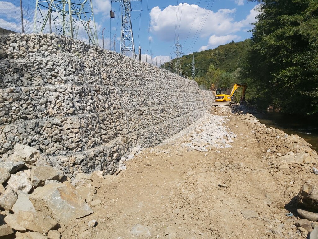 Изграждане на подпорна стена в подстанция  "Балкан"