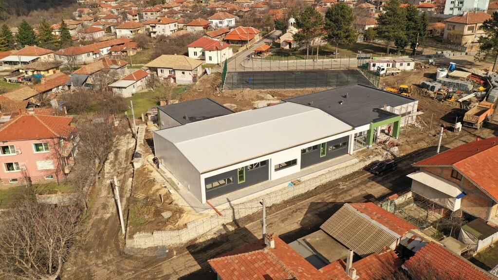 Изграждане на Спортен комплекс - Снимка 9