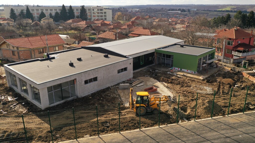 Изграждане на Спортен комплекс - Снимка 10