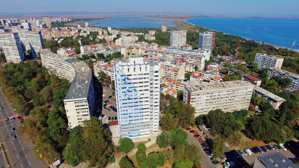 Изпълнение на Инженеринг - ж.к. „Лазур“ бл. 2 - Снимка 4