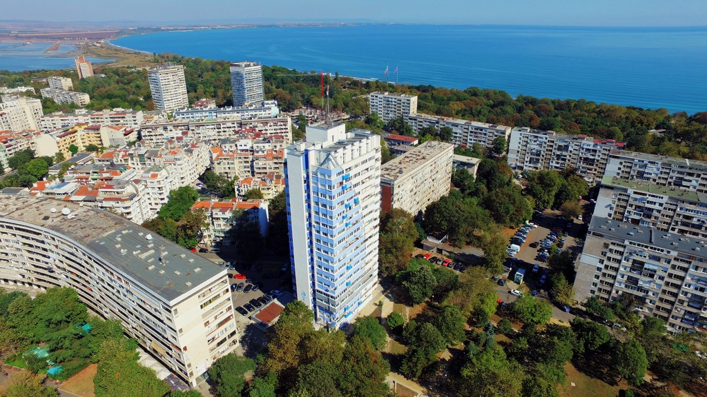 Изпълнение на Инженеринг - ж.к. „Лазур“ бл. 2 - Снимка 2