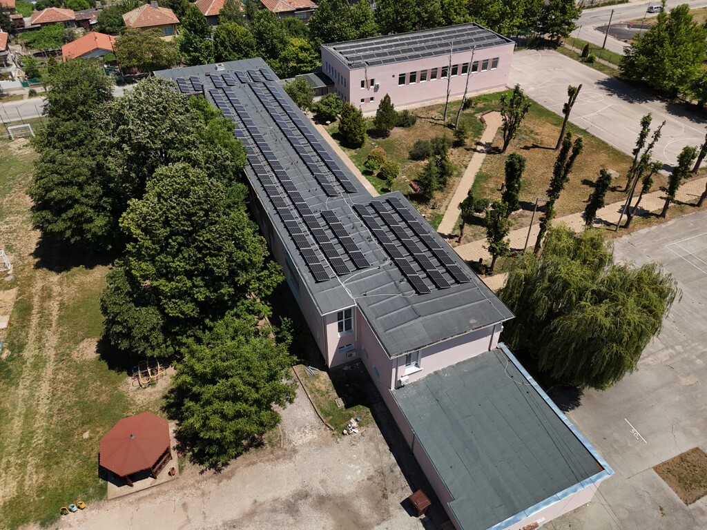 Внедряване на ЕСП и ВЕИ в ОУ "Максим Горки" - Снимка 4