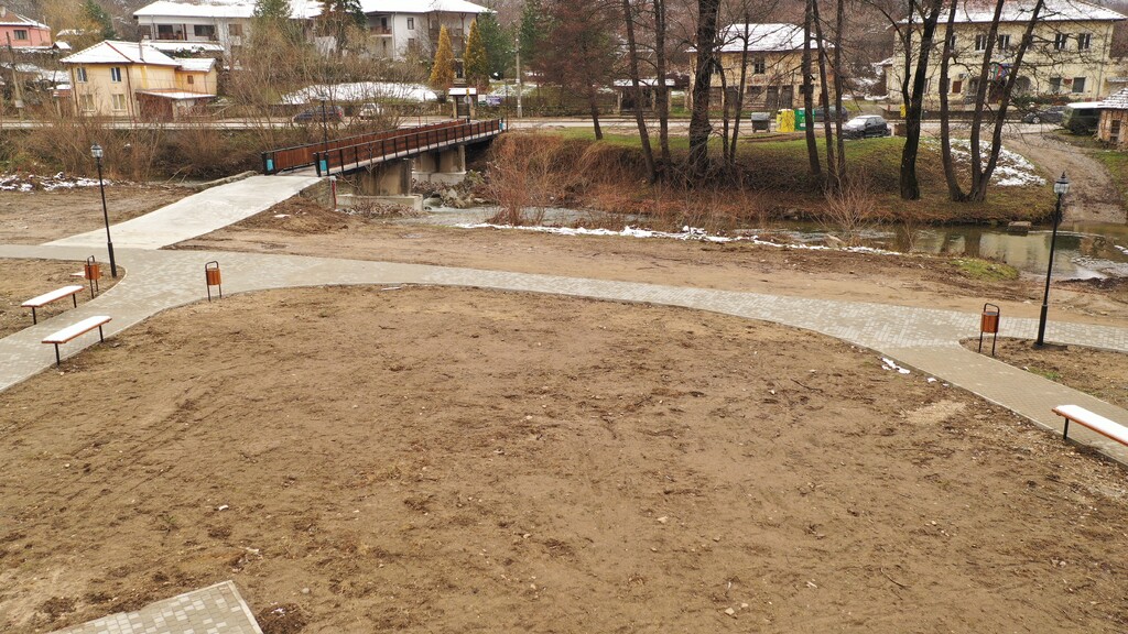 Благоустрояване на терен "Божковска поляна" и мостово съоръжение - Снимка 6