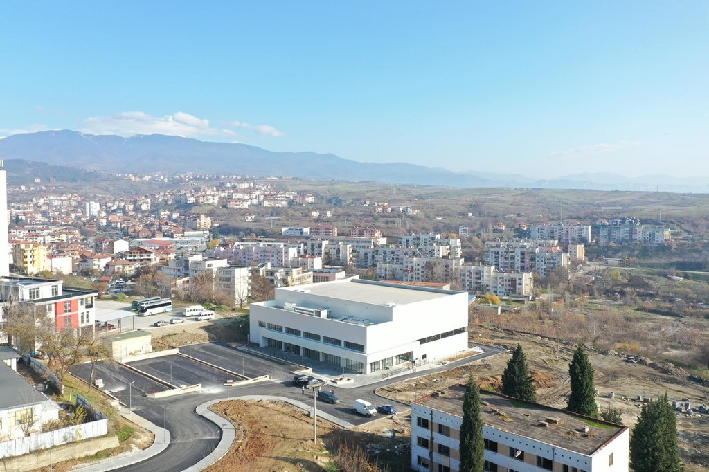 Многофункционална спортна зала - Снимка 4