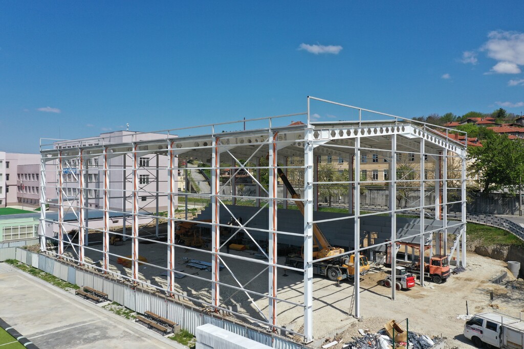 Многофункционална спортна зала - Снимка 13