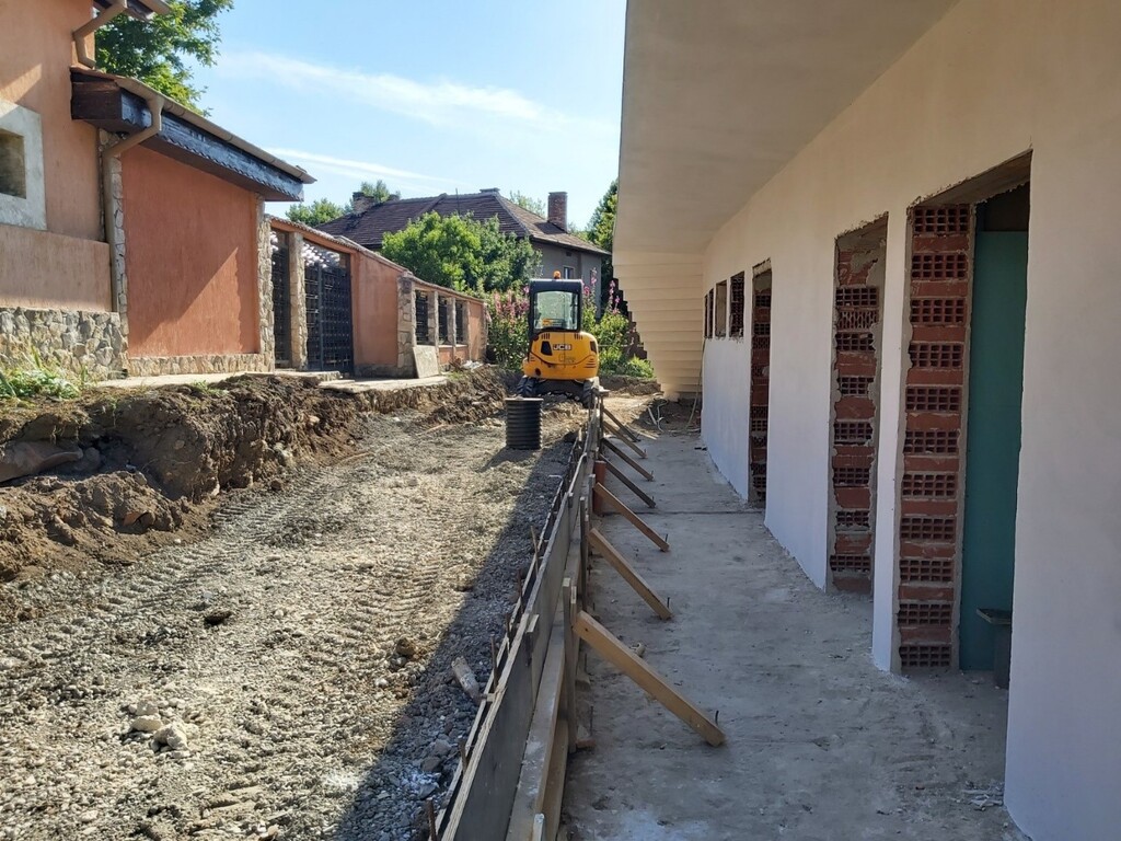 Открит Амфитеатър към читалище „Георги Парцалев“ - Снимка 9