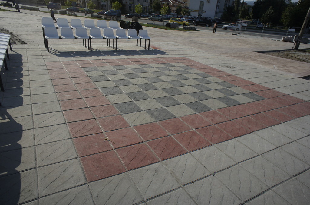 Благоустрояване около спортна зала “Орловец”  - Снимка 3