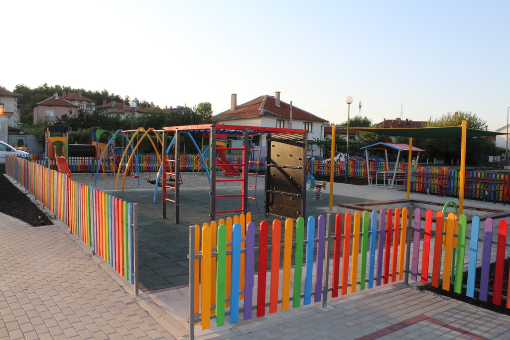 Открита детска и спортна площадка - Снимка 9