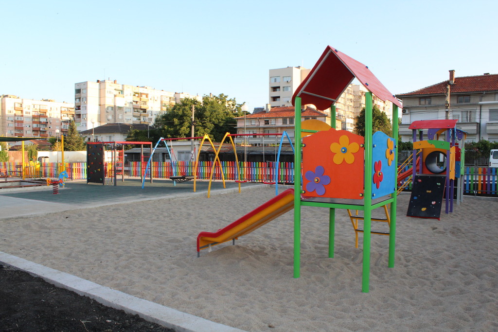 Открита детска и спортна площадка - Снимка 10