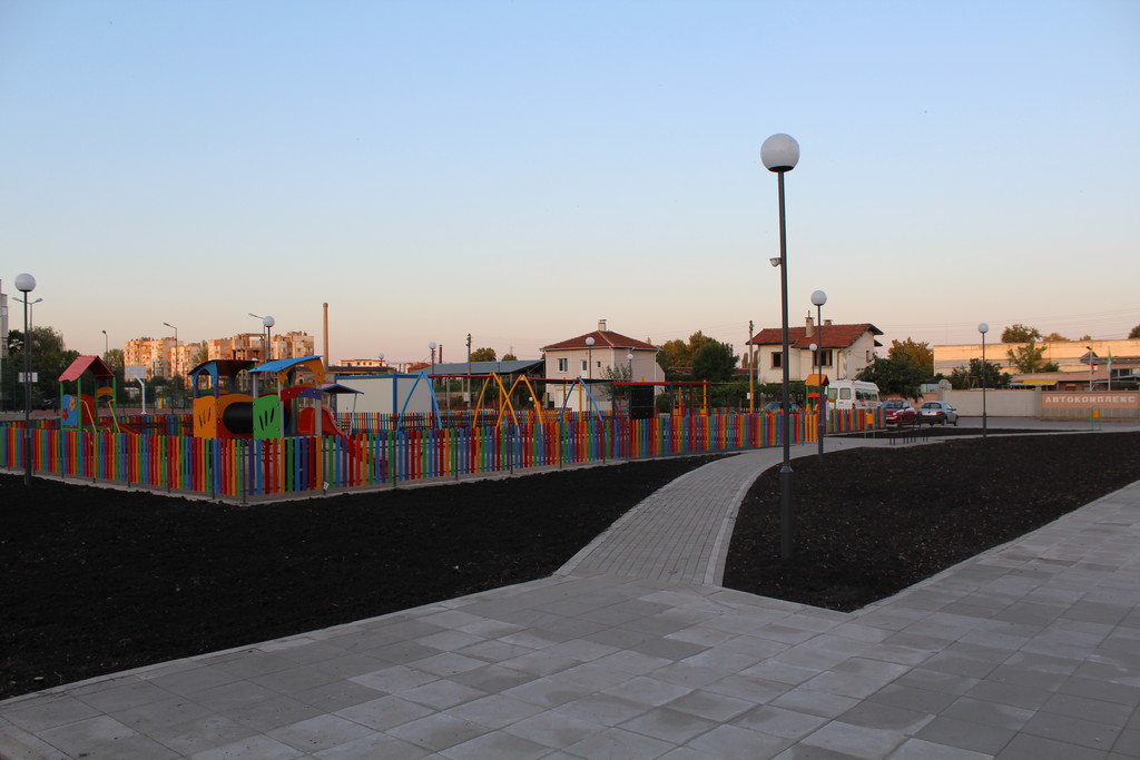 Открита детска и спортна площадка