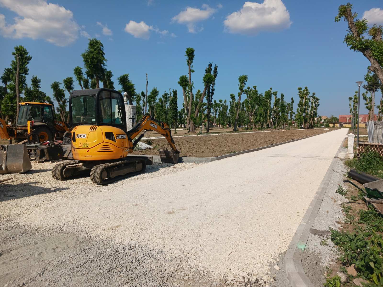 Реконструкция и благоустрояване на градски парк  - Снимка 14