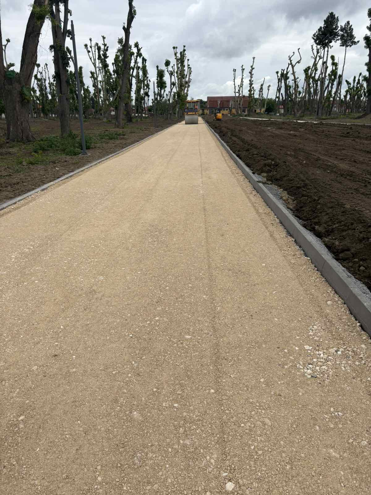 Реконструкция и благоустрояване на градски парк  - Снимка 17