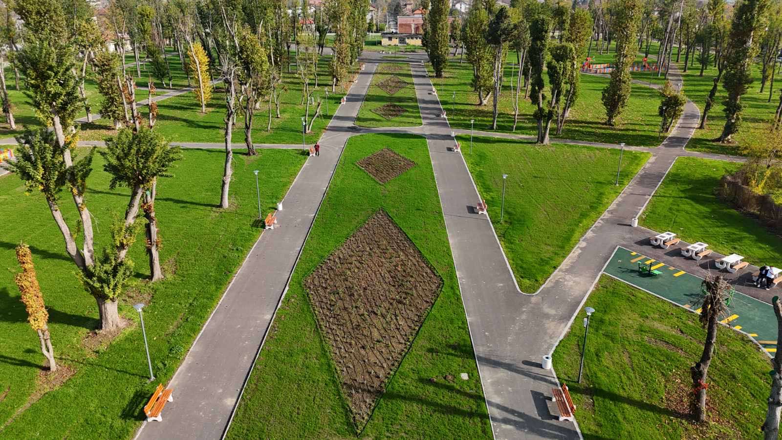 Реконструкция и благоустрояване на градски парк  - Снимка 8