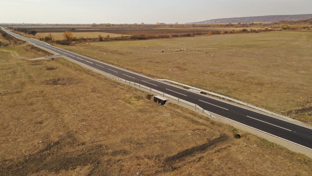 Реконструкция на общински път - Снимка 3