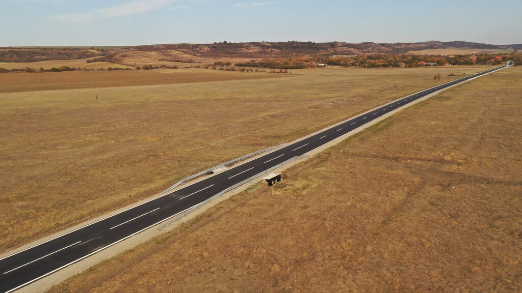 Реконструкция на общински път - Снимка 4