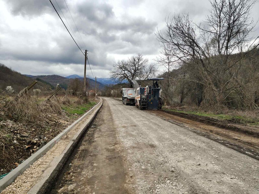 Реконструкция на участък от общински път VID1004 - Снимка 9