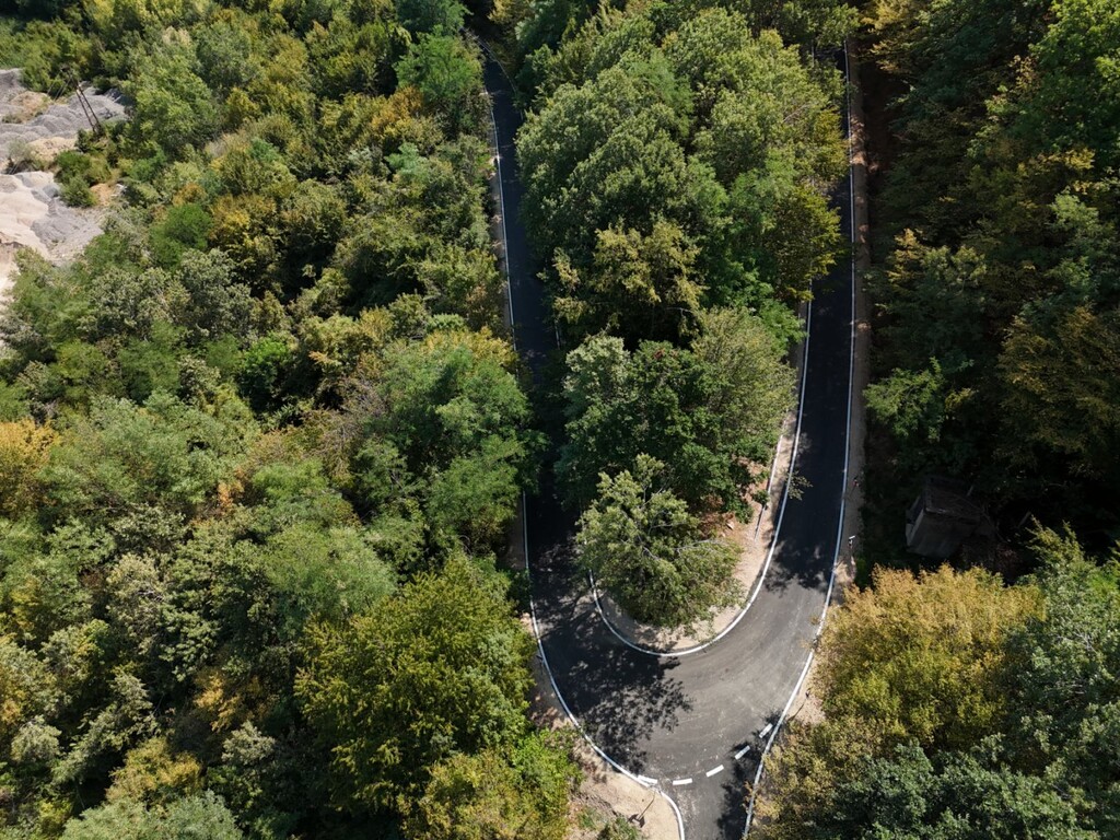 Реконструкция на участък от общински път - Снимка 3