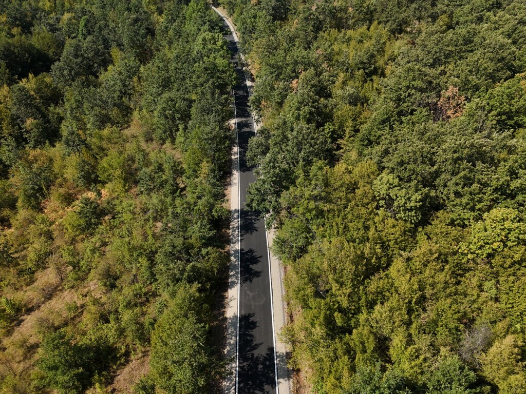 Реконструкция на участък от общински път - Снимка 4