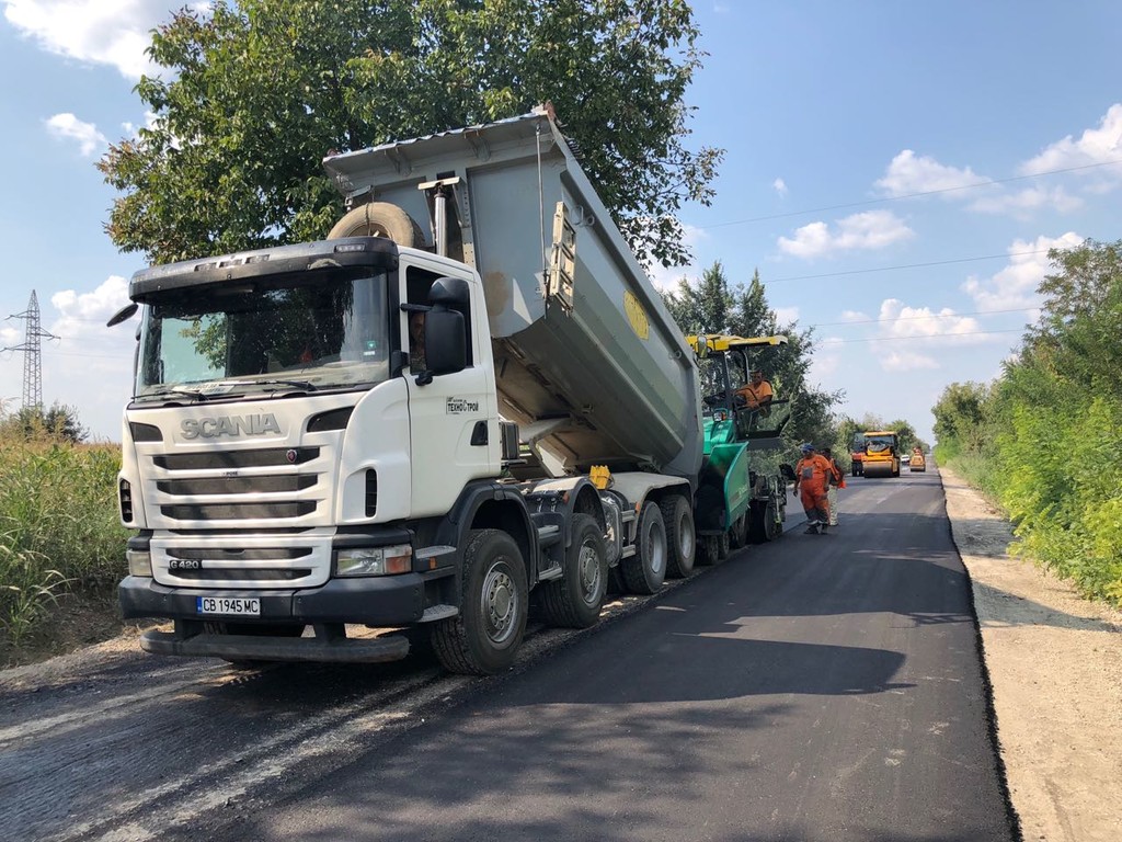 Реконструкция на Общински Път Обнова – Каменец - Снимка 5