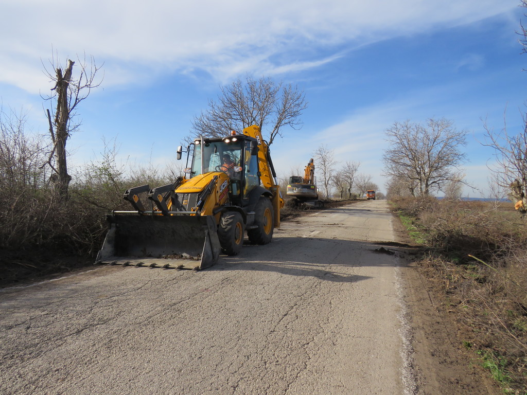Реконструкция на Общински Път Обнова – Каменец - Снимка 13
