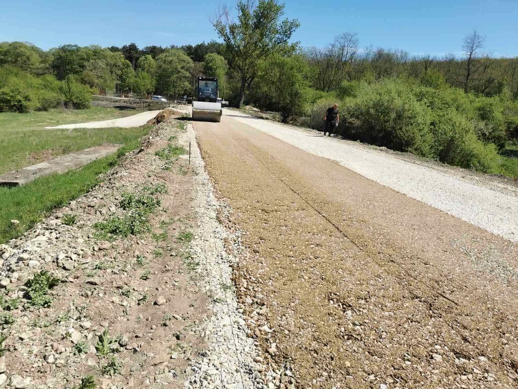 Реконструкция на общински път PVN3093 - Снимка 7