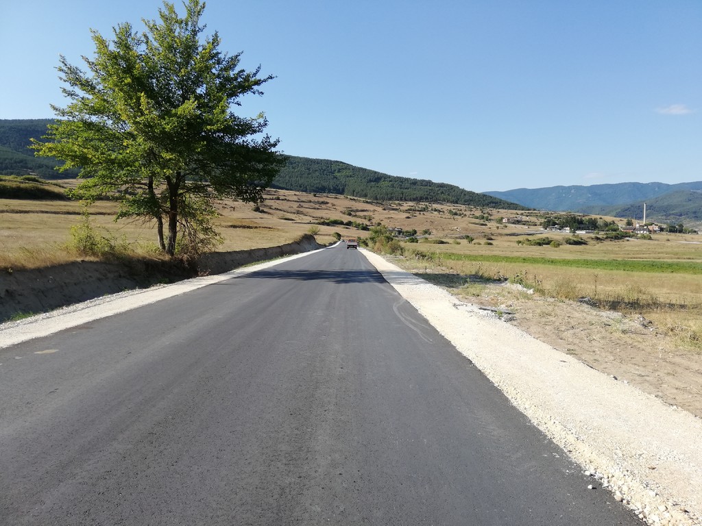 Реконструкция на участъци от общински пътища - Снимка 3