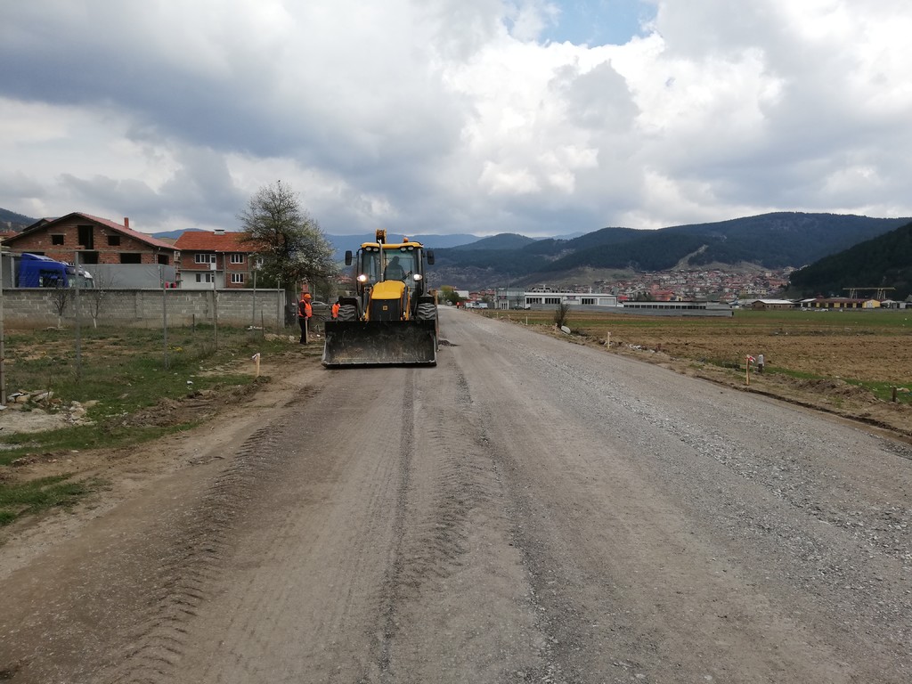 Реконструкция на участъци от общински пътища - Снимка 9