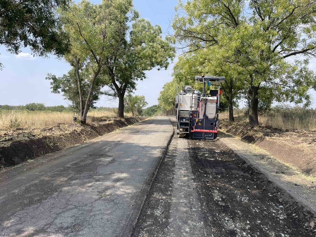 Реконструкция на участъци от общински път - Снимка 10