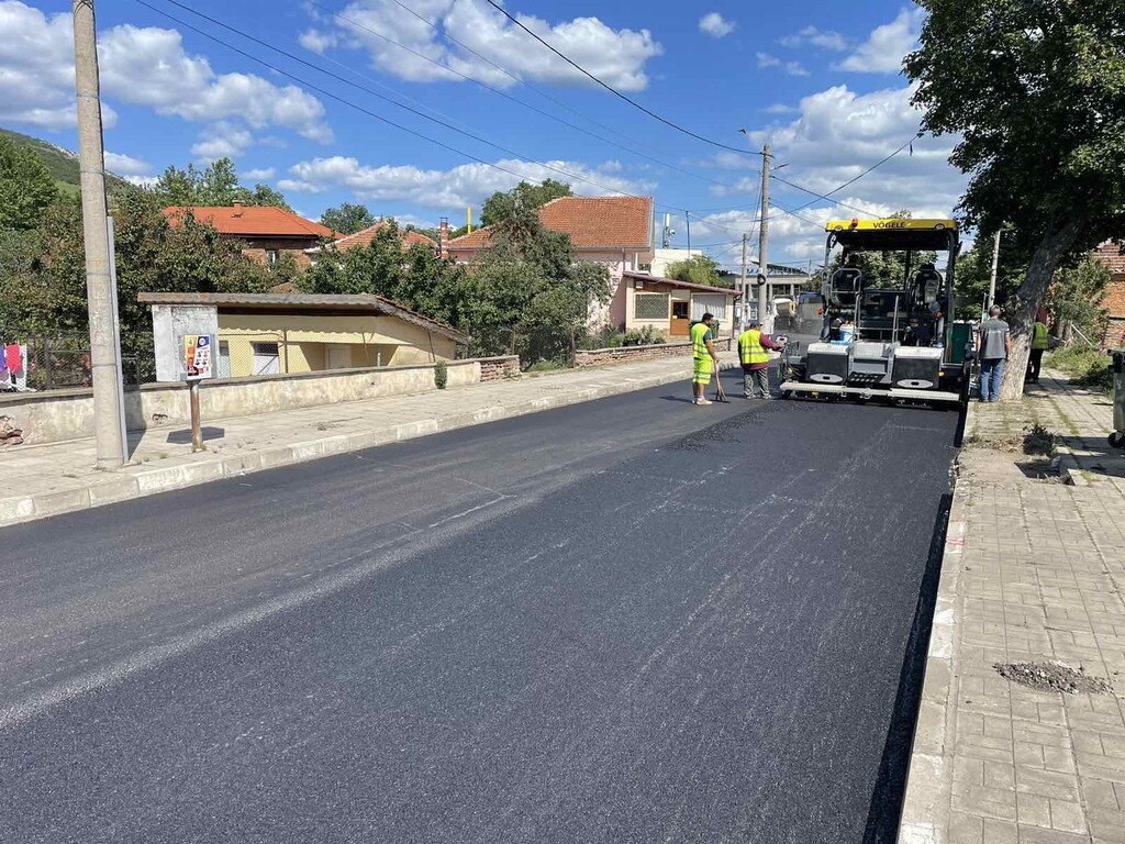 Реконструкция на общински път - Снимка 6