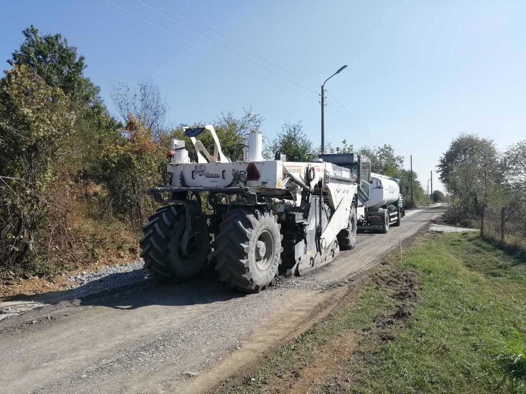 Реконструкция на общински пътища - Снимка 11