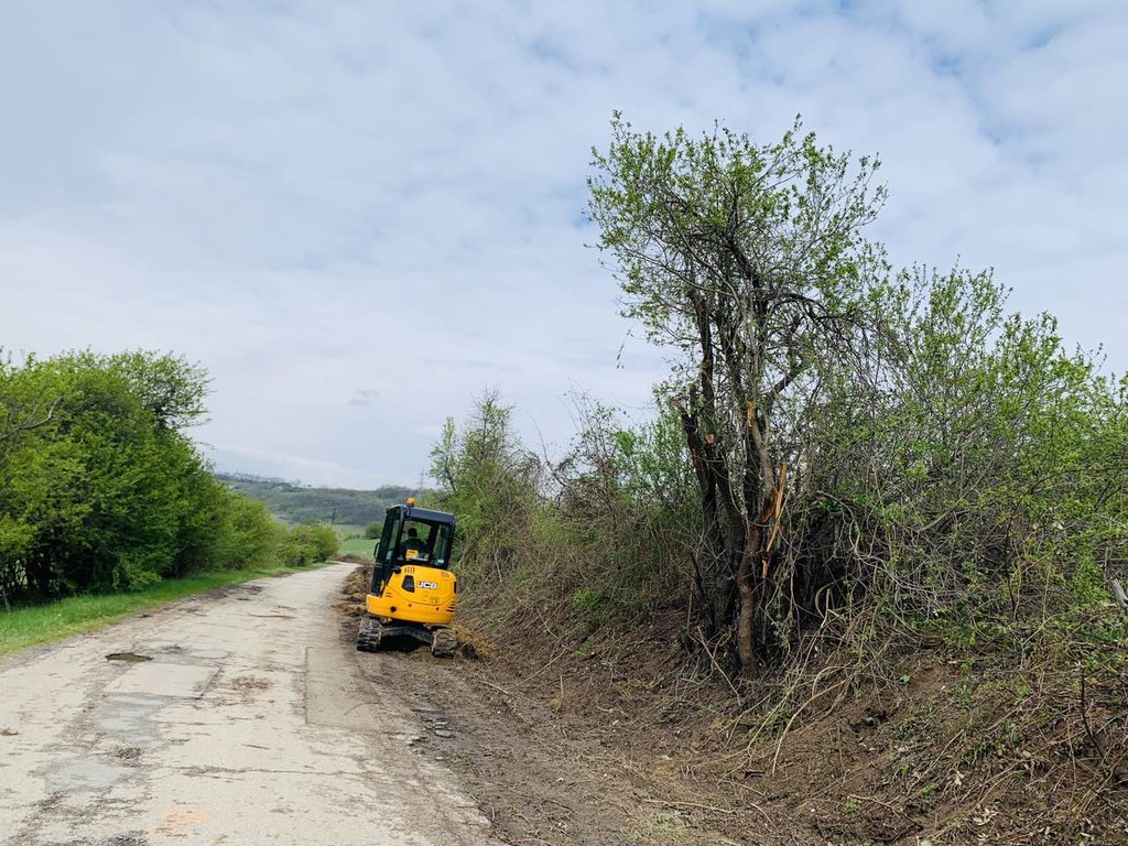 Реконструкция на общински пътища - Снимка 16