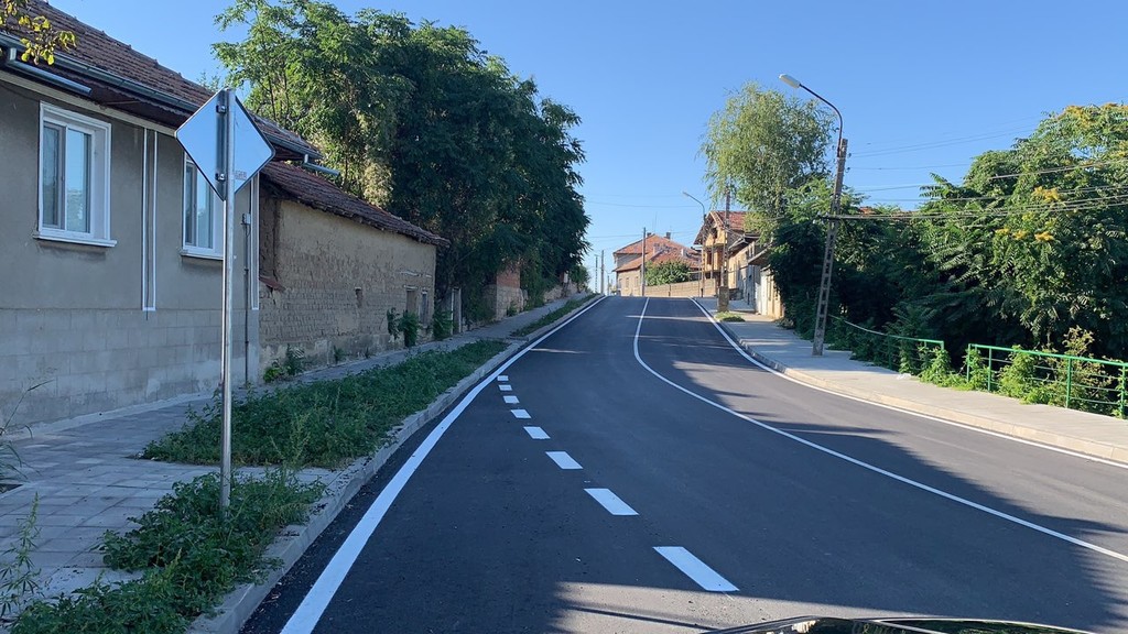 Реконструкция на общински пътища - Снимка 4