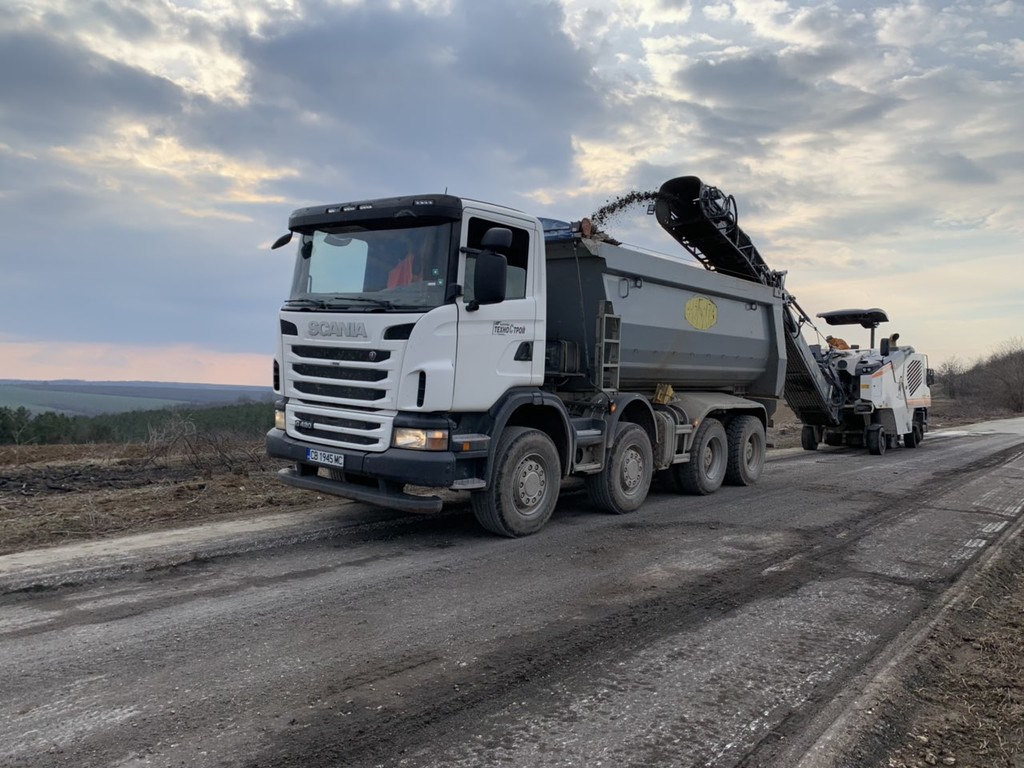 Реконструкция на общински пътища - Снимка 8