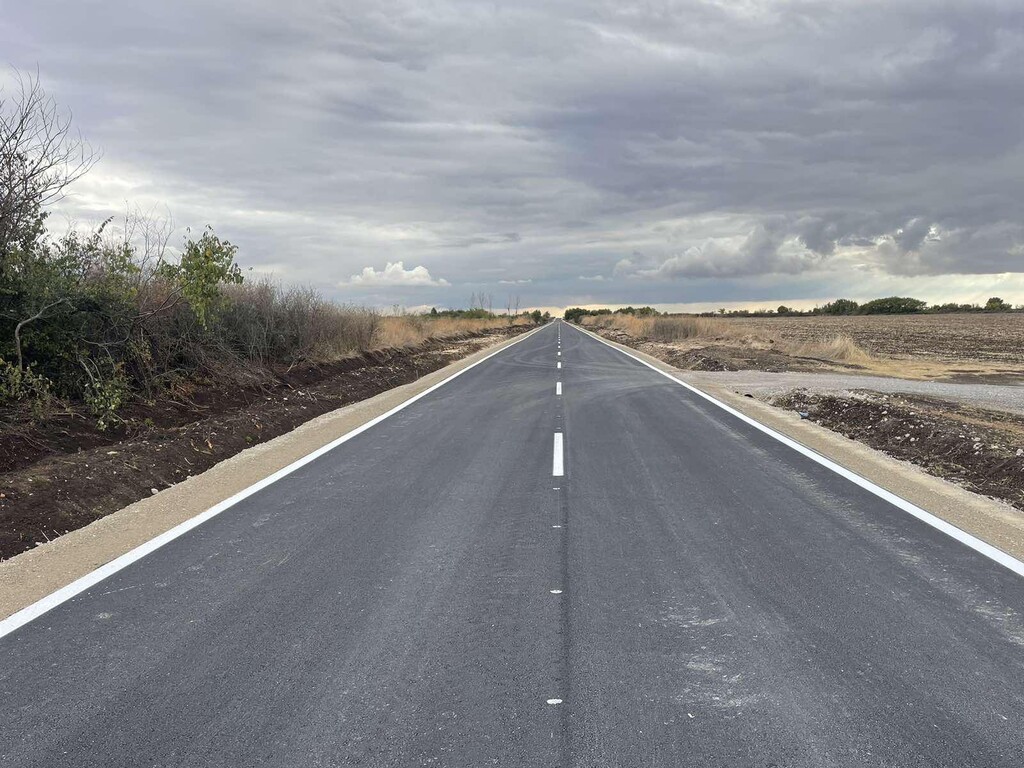 Реконструкция на участъци от общински път SZR 1156 Етап I - Снимка 2