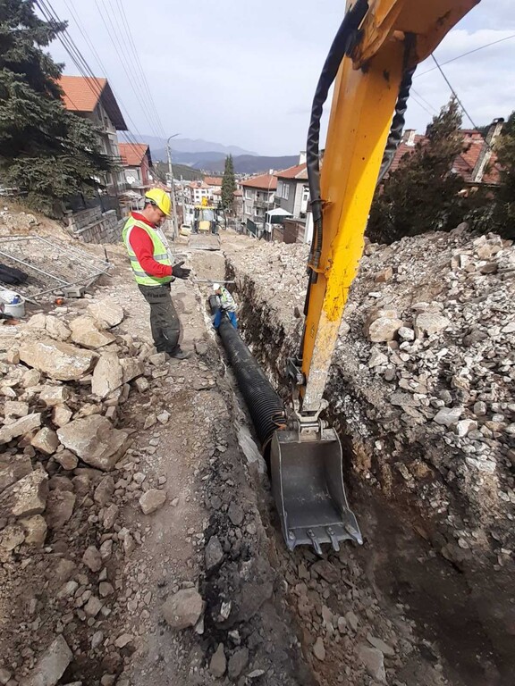 Реконструкция на улични водопровод и канализация - Снимка 4