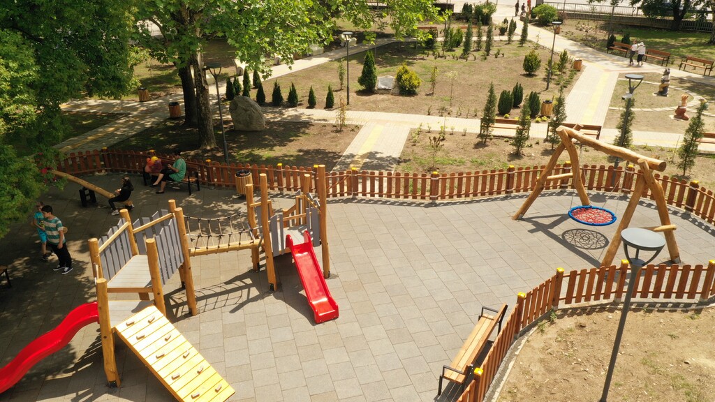 Обновяване на парк Пещерата - Снимка 3