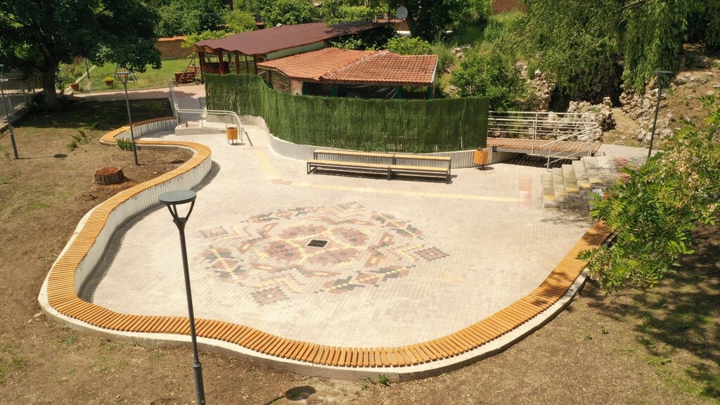 Обновяване на парк Пещерата - Снимка 6