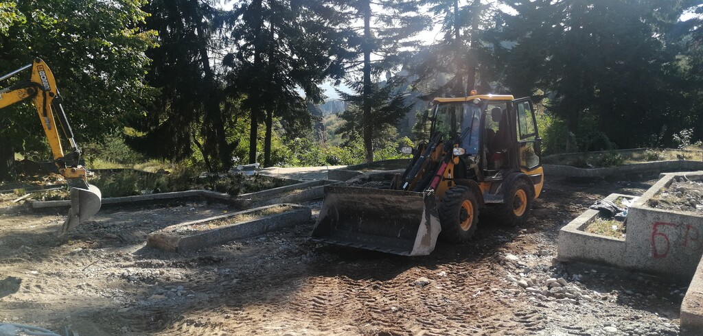 Обновяване на площад "Възраждане" - Снимка 7