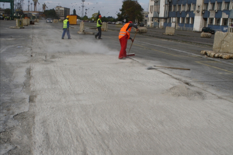 Ремонт на стоманобетонни настилки Пристанище Варна - изток - Снимка 2