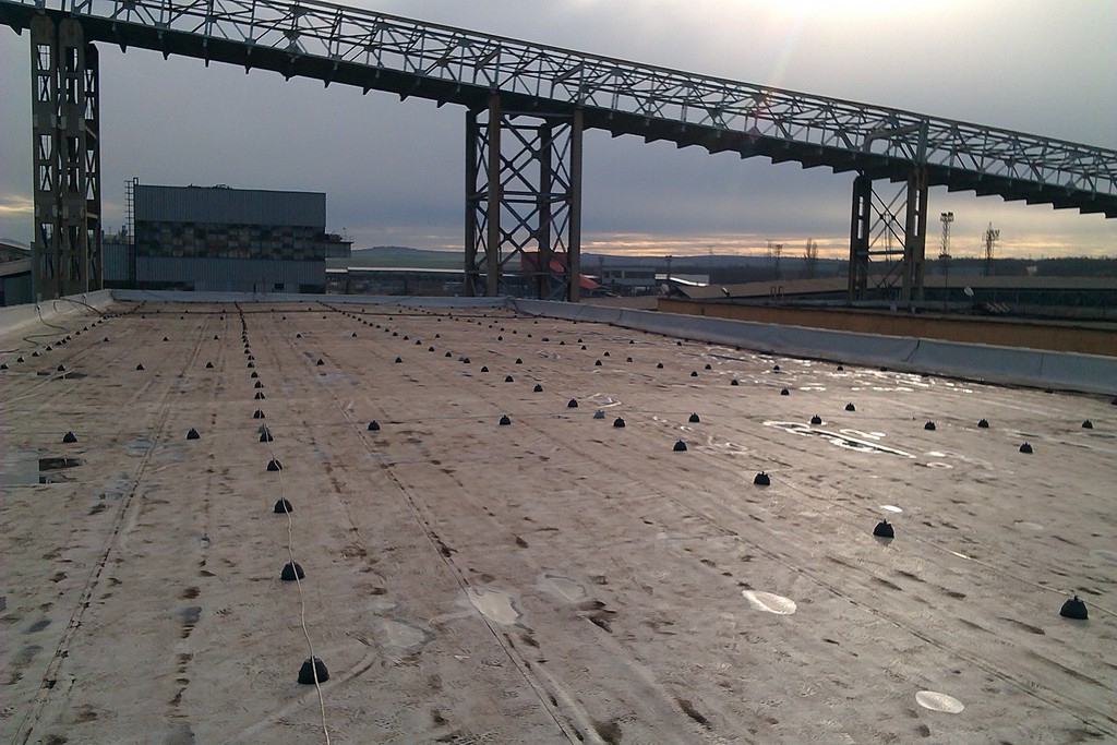 Ремонт покрив и подмяна хидроизолация складови помещения ТЕЦ МИ2 - Снимка 2