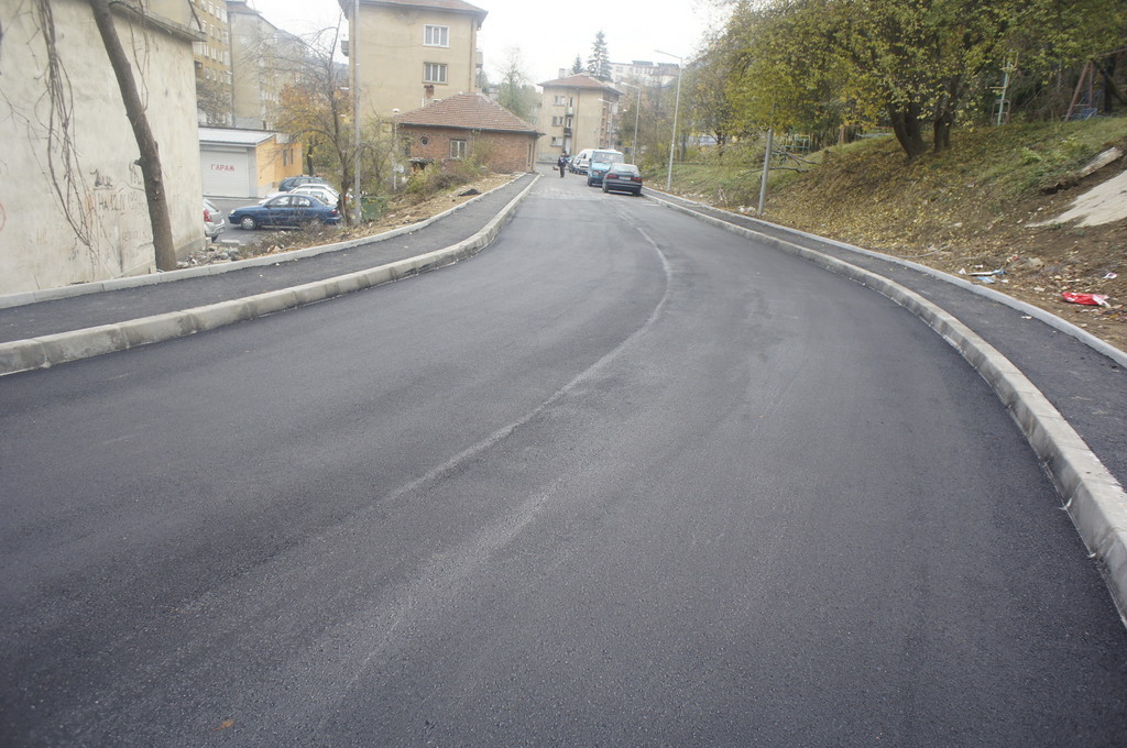Благоустрояване района на кв. Младост и блок Щастие - Снимка 3