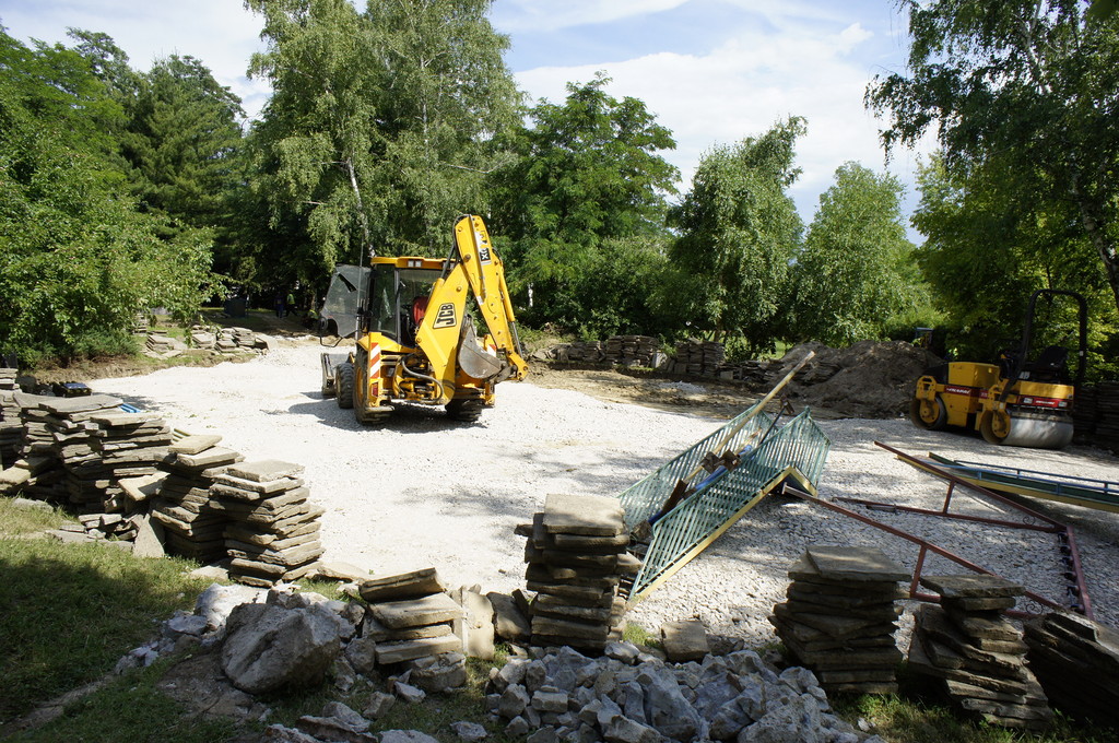 Благоустрояване района на кв. Младост и блок Щастие - Снимка 10